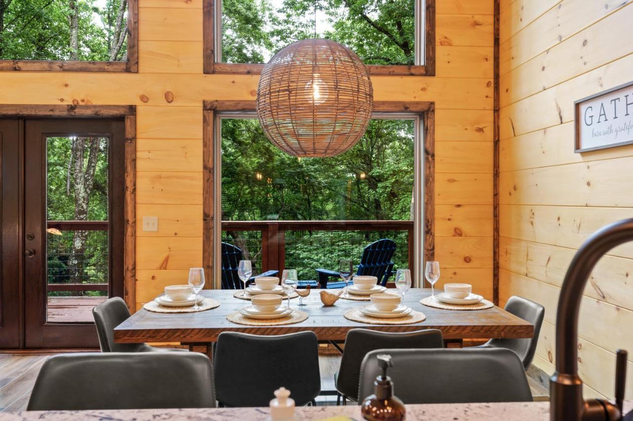 New Cozy Mountain Cabin Hot Tub Near Downtown 개틀린버그 외부 사진