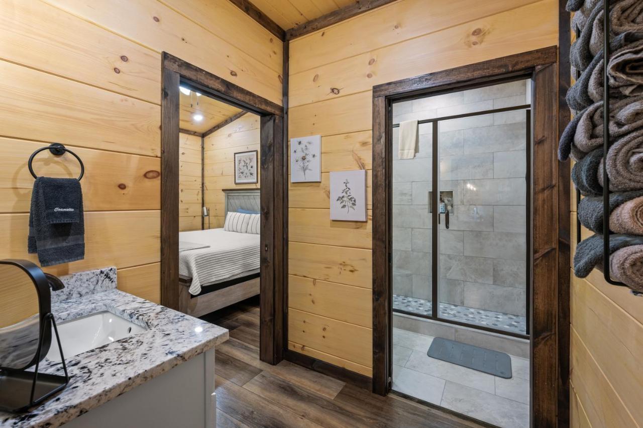New Cozy Mountain Cabin Hot Tub Near Downtown 개틀린버그 외부 사진