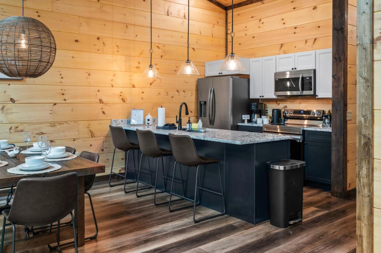 New Cozy Mountain Cabin Hot Tub Near Downtown 개틀린버그 외부 사진