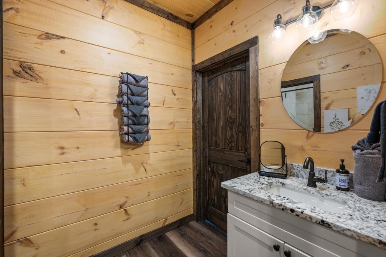 New Cozy Mountain Cabin Hot Tub Near Downtown 개틀린버그 외부 사진