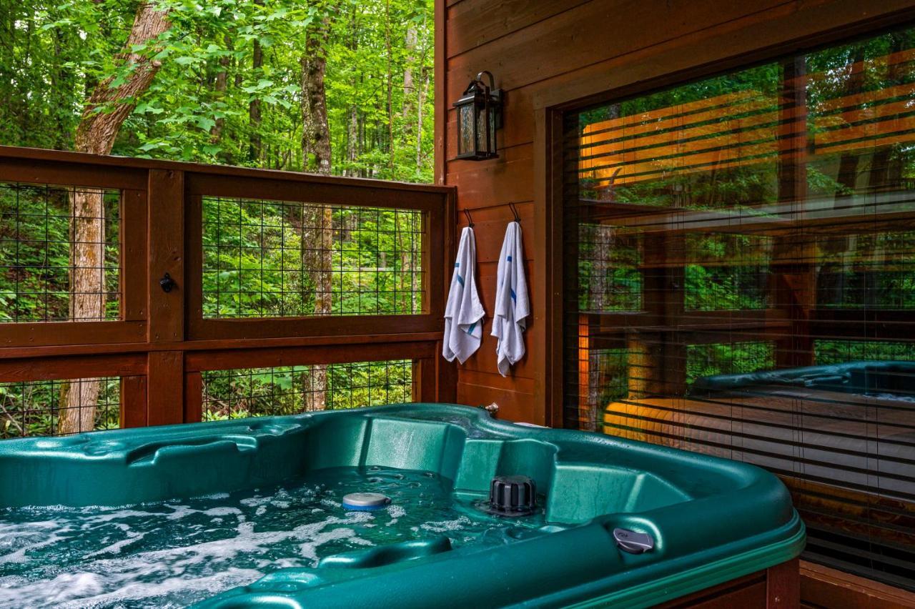 New Cozy Mountain Cabin Hot Tub Near Downtown 개틀린버그 외부 사진