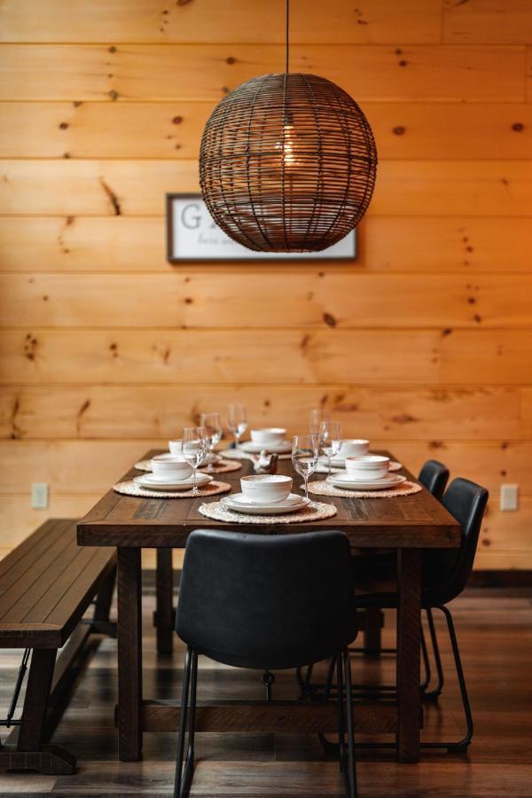 New Cozy Mountain Cabin Hot Tub Near Downtown 개틀린버그 외부 사진