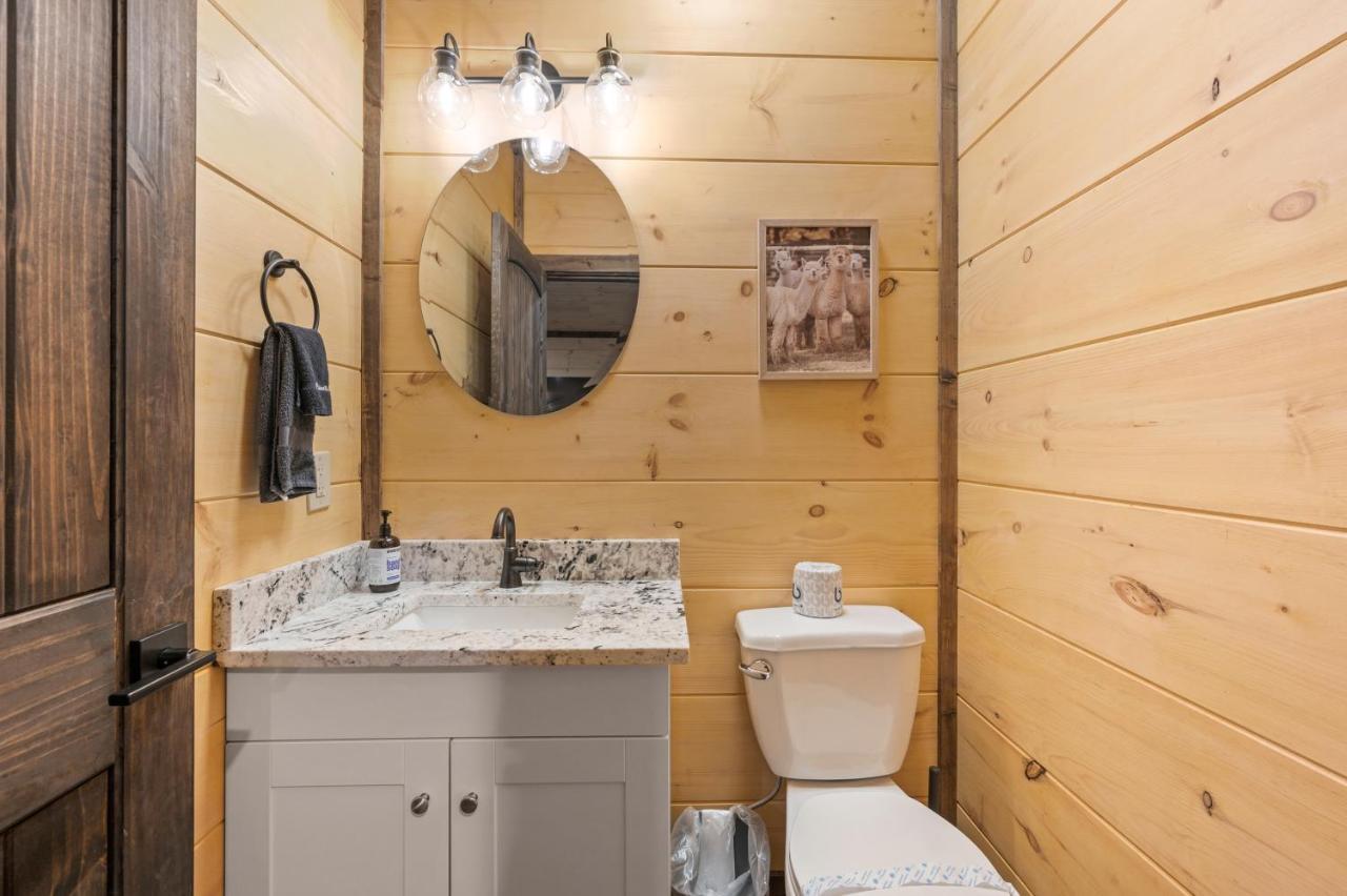 New Cozy Mountain Cabin Hot Tub Near Downtown 개틀린버그 외부 사진